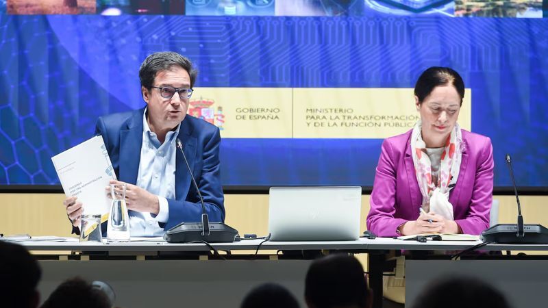 Óscar López og Clara Mapelli